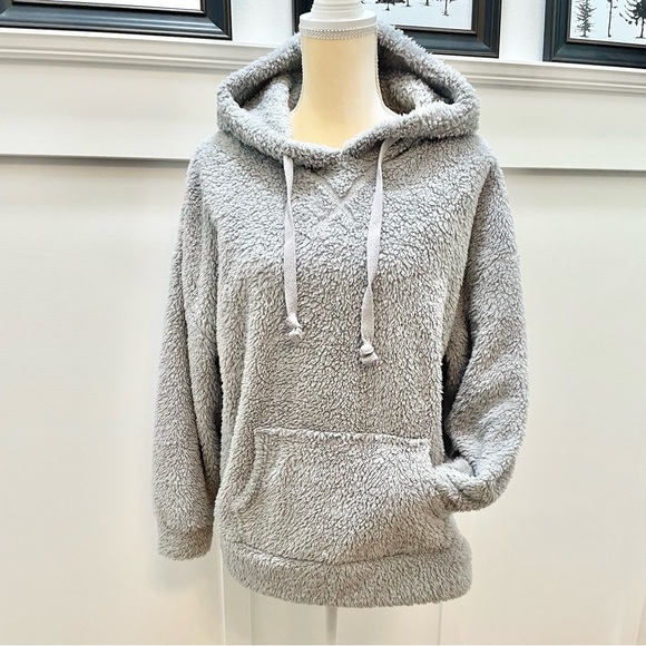Olive & Oak Tops - OLIVE + OAK Gray Sherpa hoodie sweatshirt Large